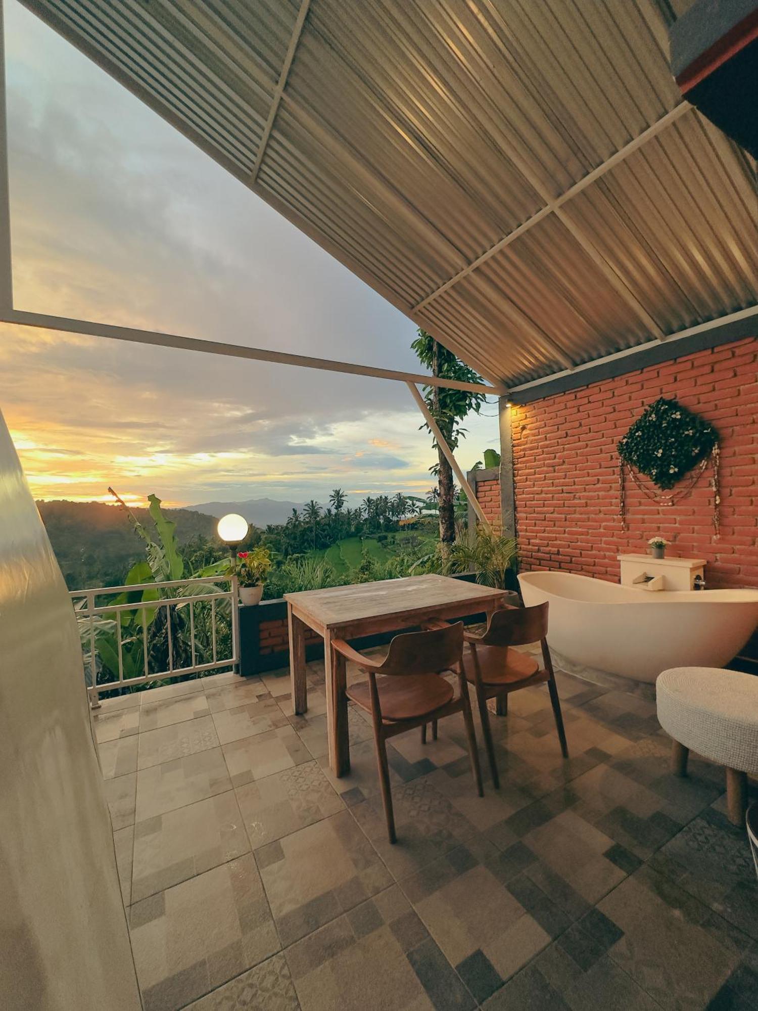 Moondock Luxury Camp Hotel Munduk  Exterior photo