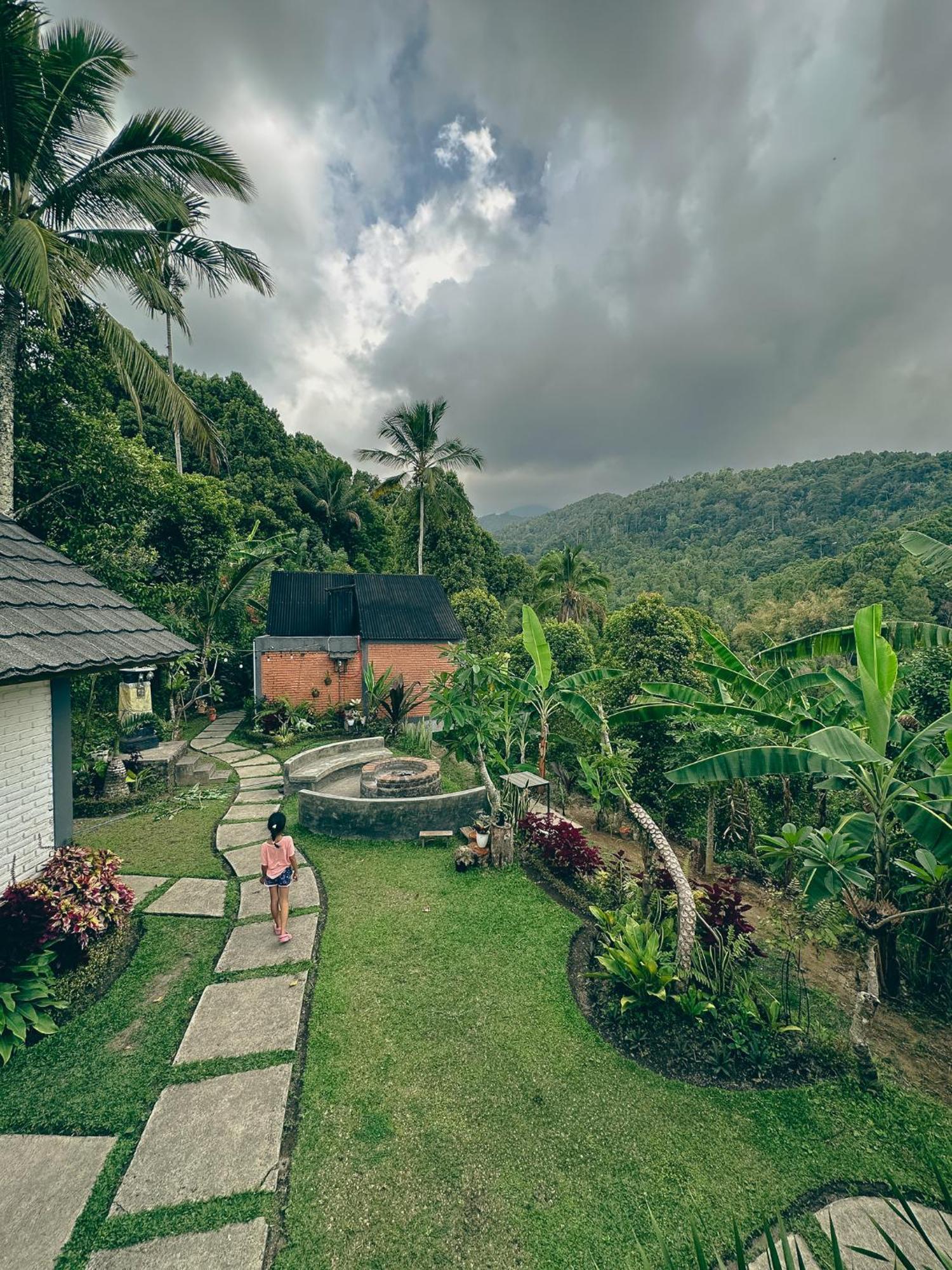 Moondock Luxury Camp Hotel Munduk  Exterior photo